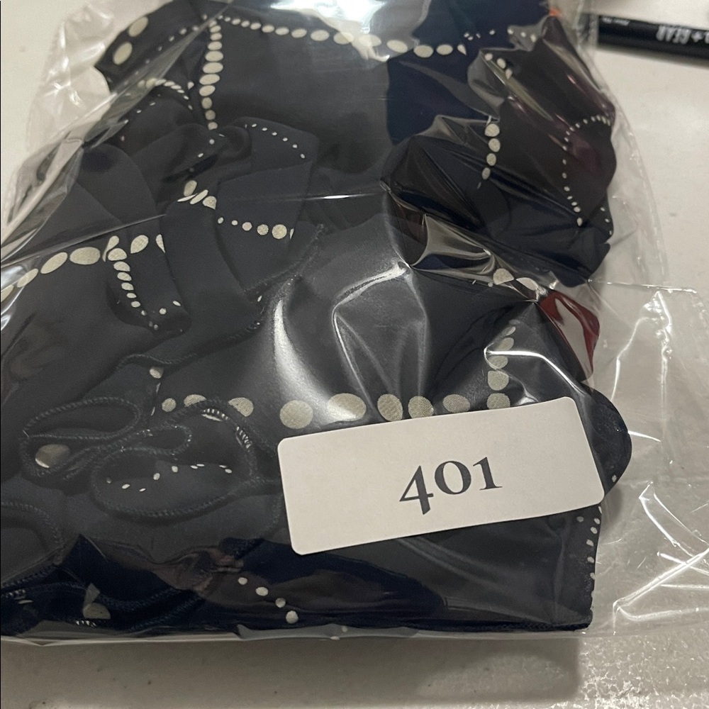 Ladies size 4 navy skirt by east 5th (sku401) - Picture 7 of 7